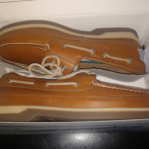 Men\'s size 10 Sperry boat shoes